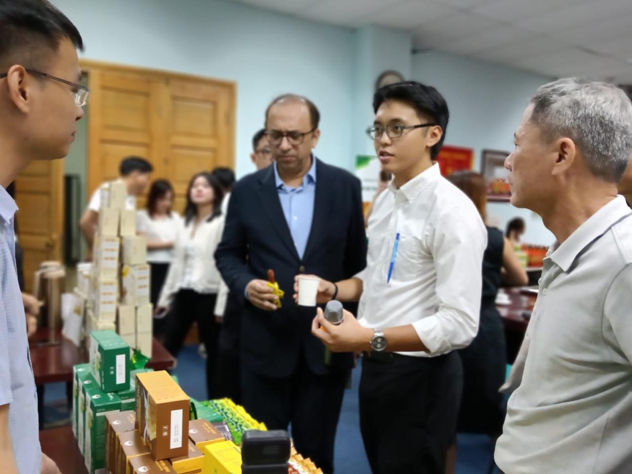 Vietnam Pakistan Business Hub delegation and business activities — photograph 13