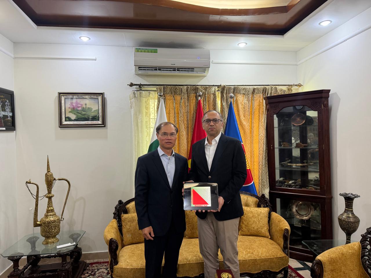 Vietnam Pakistan Business Hub delegation and business activities — photograph 2